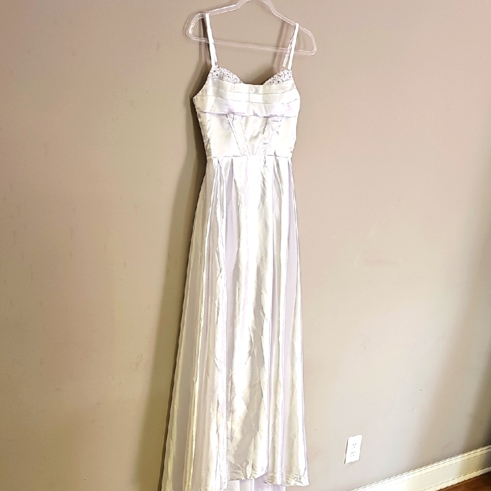Elegant White Evening Gown, NWOT, SIZE 4-6